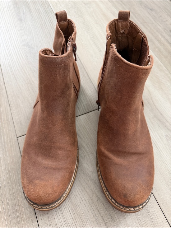 Softmoc Other - Women's Brown Suede Ankle Boots - Classic Zip Booties